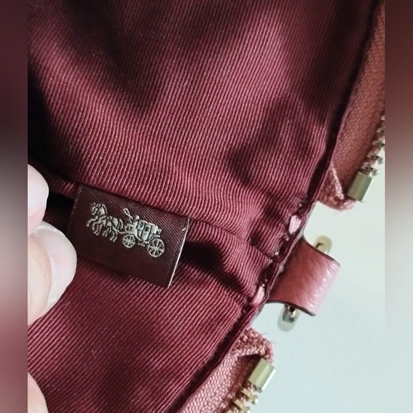 Coach X Disney Minnie Mouse Crossbody Bag - Picture 13 of 14